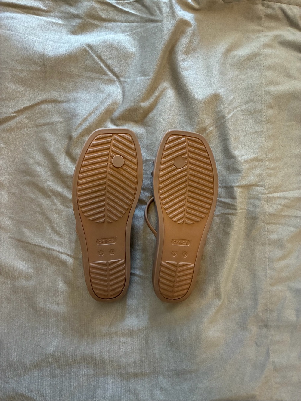 CROCS Women’s Miami Toe Loop Sandals - Milk Chocolate - Size 10 - Picture 2 of 4
